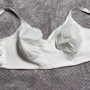 2xl not padded no wire lace accent white bra